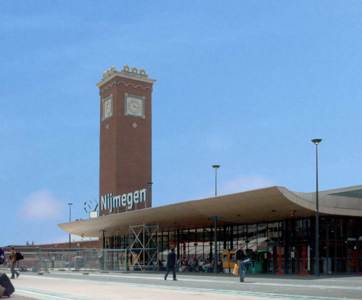 01-Nijmegen_Centraal_Station-groot-lies